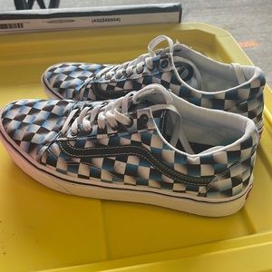 Old school comfy Cush checker vans. Men’s 10.5